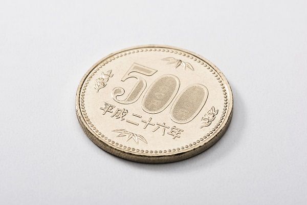 新500円硬貨発行【2000（平成12）年8月1日】